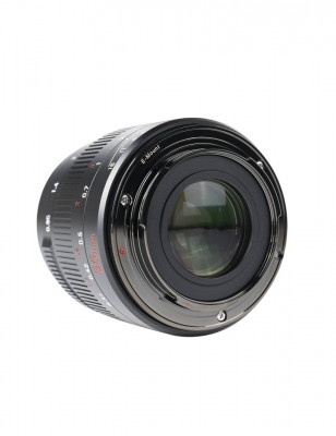 35mm f/0.95 x Sony E — immagine 2