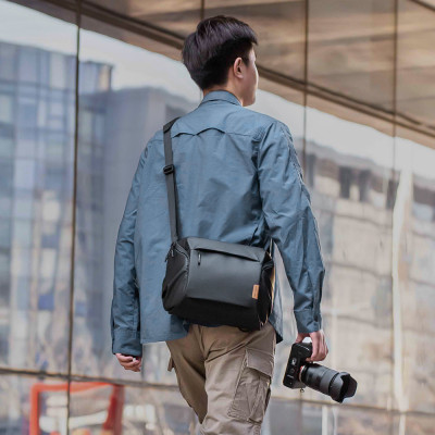 Borsa a spalla OneGo 10L - Obsidian Black — immagine 2