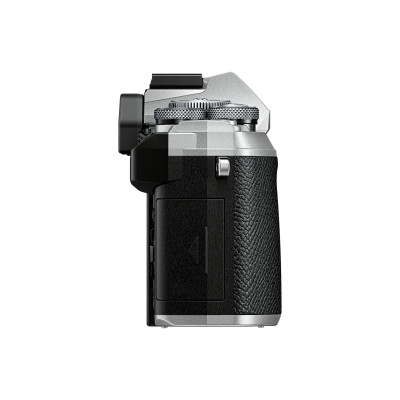 OM-5 Silver + 14-150 F4-5.6 II — immagine 8