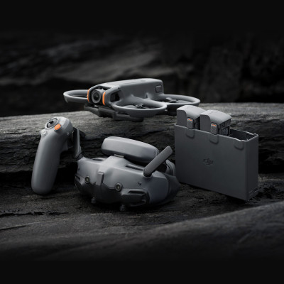 Avata 2 Fly More Combo (3 batterie, RC Motion 3 e Goggles 3) — immagine 10