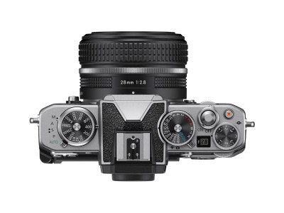 Z fc + Z 28mm f/2.8 SE + SD 64GB 800x Pro — immagine 3