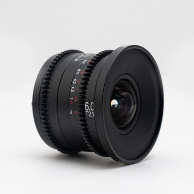 Venus Optics 6mm t/2.1 Zero-D per MicroQuattroTerzi Cine — immagine 3
