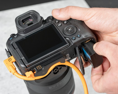 kit Cavo da USB-C a USB-C angolare destro 9,4m con piastra LeverLock — immagine 9