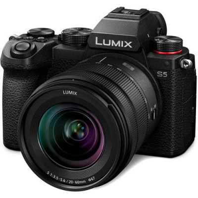 Lumix S5 + 20-60mm f/3.5-5.6 + 50mm f/1.8 — immagine 1