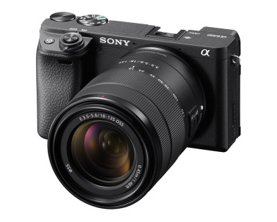 A6400 + E 18-135mm f/3.5-5.6 OSS (ILCE6400AMB) Ver.2025 — immagine 2