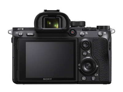 A7 III + FE 28-70mm F3.5-5.6 OSS II (ILCE7M3MB) — immagine 3