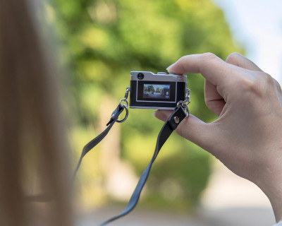 Mini Fotocamera Nera - Portachiavi Digitale Gadget & Idea Regalo — immagine 9