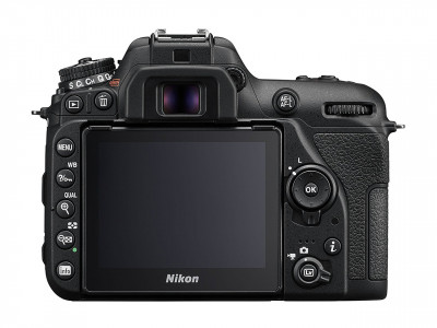 D7500 + AF-S 18-140 F3.5-5.6 G ED VR + SD 32GB Lexar Pro 800x — immagine 2