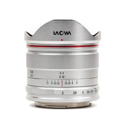 Venus Optics 7.5mm f/2 per MicroQuattroTerzi argento – leggero