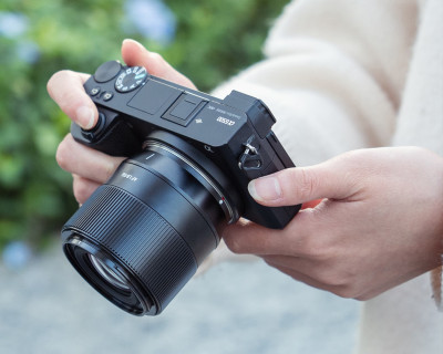 AF 56mm f/1.8 Sony E - Black — immagine 2