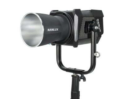 Evoke 1200 Luce LED SPOT 1200W con Flight case — immagine 2